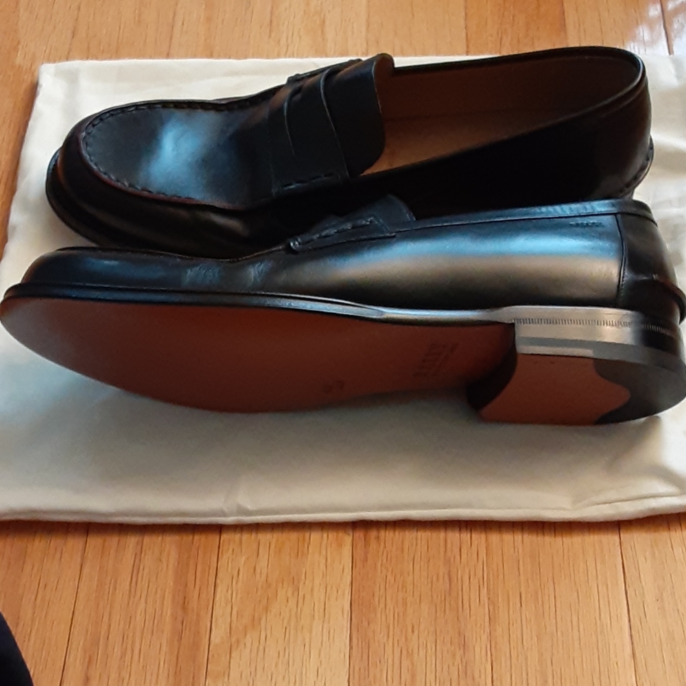 Loafer - Picture 2 of 9